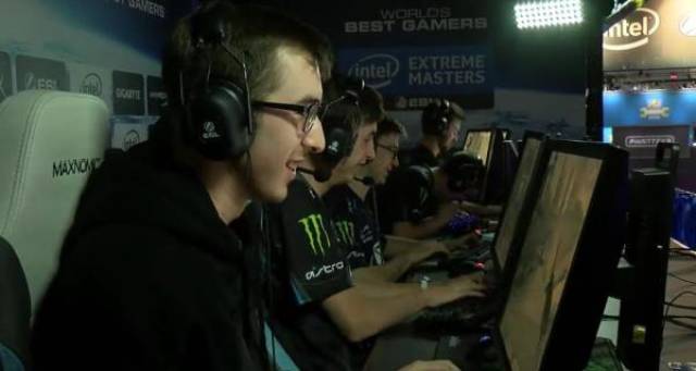 足球而生的 足球而生的